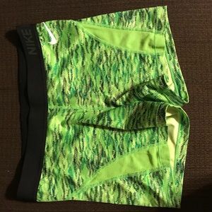 NIKE pro shorts Size L